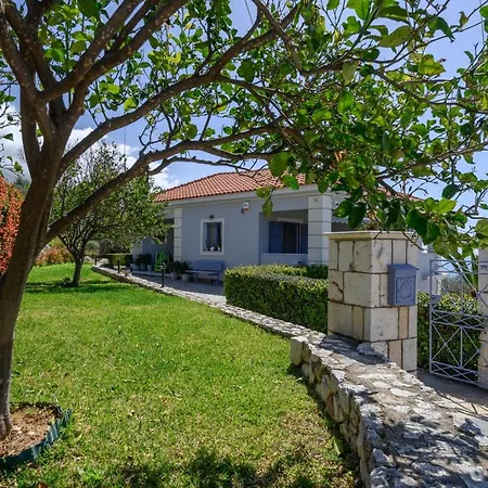 Artemis - Luxury Over Lourdas Bay *